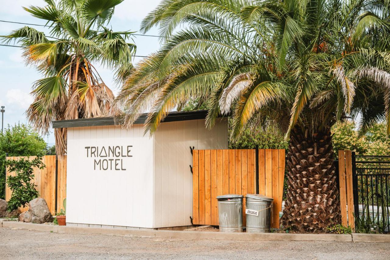 Triangle Motel เรด บลัฟฟ์ ภายนอก รูปภาพ