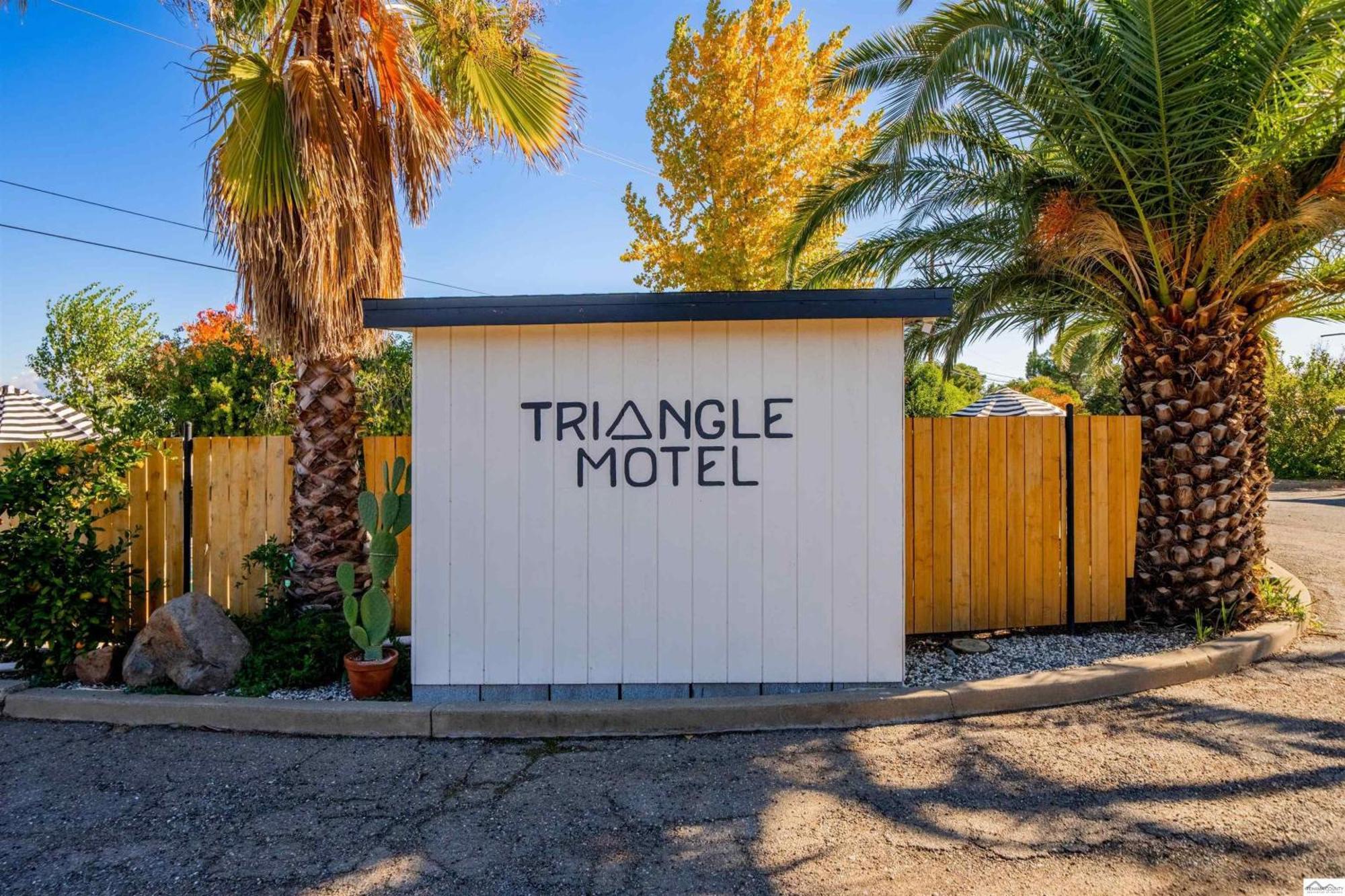 Triangle Motel เรด บลัฟฟ์ ภายนอก รูปภาพ